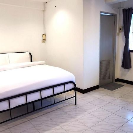 Go Inn Patong Beach Екстер'єр фото
